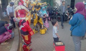 Cosplay Superhero Beraksi di Bomero