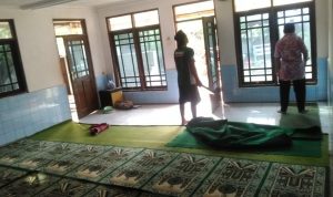 Dibantu Komunitas Kebo Irenk, Warga Renovasi Masjid Al Fatah