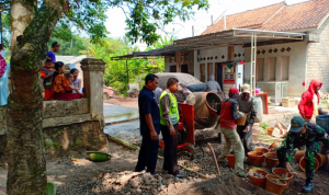 Manfaatkan Dana Desa, Babakancaringin Perbaiki Jalan