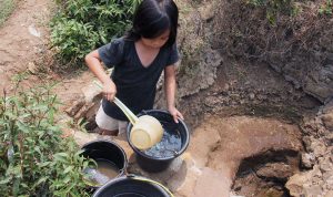 Warga Gunakan Air Sungai untuk Minum dan Masak