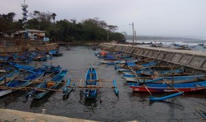 Warga Pesisir Pantai Cianjur Selatan Diminta Waspada