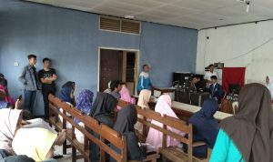 Warga Cisel Keluhkan Pelayanan Adminduk Warga Cisel Keluhkan Pelayanan Adminduk