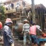 Warga Cibarengkok Swadaya Renovasi Masjid
