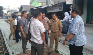 Proyek Miliaran Dikerjakan Asal-asalan Proyek Miliaran Dikerjakan Asal-asalan