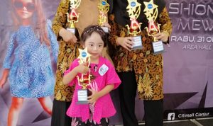 Azka Aulia Nurmaulida Gondol Piala