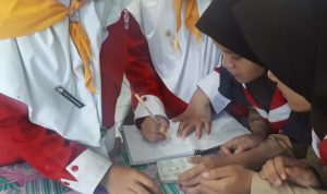 Santri Mahir Bahasa Arab dan Inggris