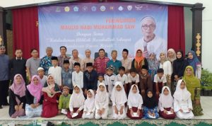 Ustad Evi Effendi Meriahkan Maulid di Unsur