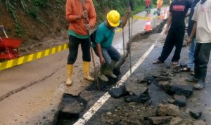 Ngeri! Jalan Cidaun-Naringgul Terbelah