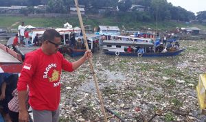 KPKJA Cirata Bersihkan Sampah Kiriman