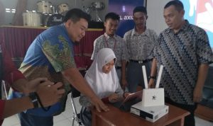 XL Axiata Donasi Kuota Internet ke Sekolah