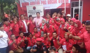 Bang Ara Bantu Rehab Kantor PAC PDI Perjuangan