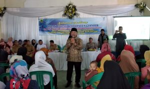 Plt Bupati Bagikan Bantuan PKH