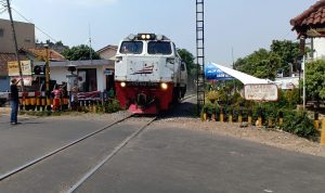 KA Siliwangi Layani Penumpang Sampai Ciranjang