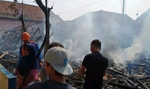 Kebakaran Hanguskan Delapan Rumah Warga