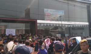 Bravo Komando Lakukan Aksi Damai Bravo Komando Lakukan Aksi Damai