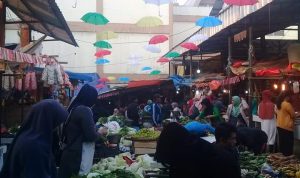 Rayu Konsumen, Pasar Cipanas Dihias