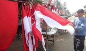 Penjualan Bendera 'Agustusan' Sepi Pembeli