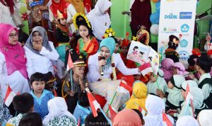 Atalia Praratya Dorong Motivasi Anak-anak Makan Ikan Lewat ‘Mia dan Ikan Goreng’ Atalia Praratya Dorong Motivasi Anak-anak Makan Ikan Lewat ‘Mia dan Ikan Goreng’