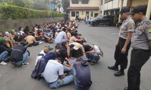 Polisi Temukan Celurit dalam Demo Pelajar