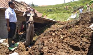 Korban Longsor Cibeber Diimbau Mengungsi