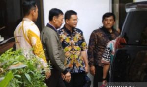 Kenakan Jaket Bomber, Wiranto Tinggalkan RSPAD Gatot Soebroto