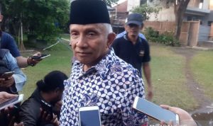 Amien Rais Masih Menahan Diri Kritik Jokowi