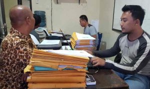 Ratusan Lembar Uang Palsu Disita Polisi Ratusan Lembar Uang Palsu Disita Polisi