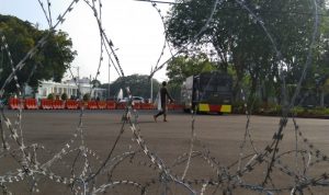 Water Canon Siaga di Istana Kepresidenan Water Canon Siaga di Istana Kepresidenan