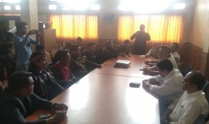 Warga Dua Desa Desak Pemda Tutup Peternakan Ayam Petelur di Warungkondang Warga Dua Desa Desak Pemda Tutup Peternakan Ayam Petelur di Warungkondang