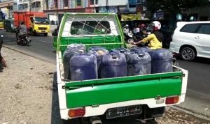 Warga Ciranjang Dikagetkan Ledakan dalam Mobil Avanza