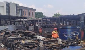 16 Bangkai Bus Damri di Bandung Hangus Terbakar