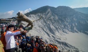 Wisatawan Diimbau tak Dekati Kawah Tangkuban Parahu