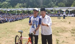 Siswa MAN 1 Dapat Sepeda Gunung dari Ridwan Kamil