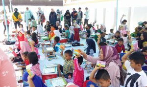 Antusias Anak-anak Ikuti Lomba Mewarnai di Halaman Pendopo Bupati Cianjur