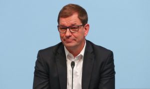 Mantan Pejabat BMW Jadi Bos Audi Mantan pejabat eksekutif BMW yang berlatar belakang pengembangan teknis dan mesin, Markus Duesmann