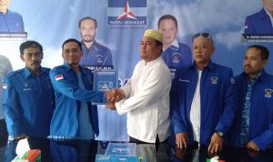 Hedi Permadi Boy Jadi Orang Kelima Kembalikan Formulir Balon ke Demokrat Cianjur