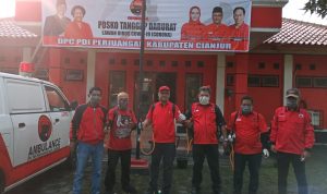 Lawan Covid-19, PDIP Cianjur Semprot Disinfektan, Bagikan Jamu, Masker dan Hand Sanitizer