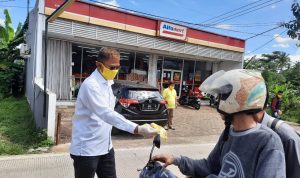 Golkar Cianjur Bagi-bagi Masker, Mulyana: Biar Warga di Rumah, Kami yang Datang