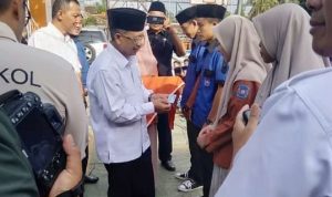 Bagi-bagi E-KTP untuk Siswa Disoal, Disdukcapil: Sehari Bisa Cetak 300 Keping