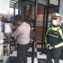 Sambangi Rumah Makan dan Restoran, Satlantas Polres Cianjur Sosialisasikan Physical Distancing