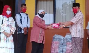 PDIP Cianjur dapat Bantuan 6.500 Masker dari Diah Pitaloka