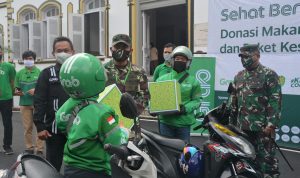 Driver Ojol Dapat Paket Makanan dan Kesehatan dari Kodam III/Siliwangi