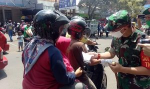 Kodim 0608/Cianjur Bagikan 1000 Masker Kain Buatan Ibu-ibu Persit