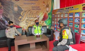 Pantau Harkamtibmas, Brimob Polda Jabar Patroli Pos PAM OKL