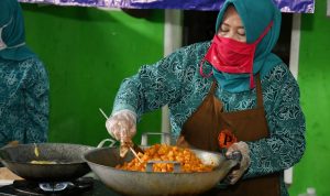 Atalia Tinjau Dapur Umum di Garut