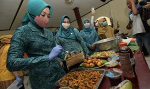 Atalia Tinjau Dapur Umum di Tiga Wilayah