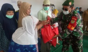 Kunjungi Korban Longsor di Campaka Cianjur, Dandim Salurkan Bantuan Sembako