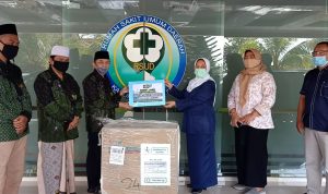 PCNU Bantu APD Bagi Tenaga Medis RSUD Sayang Cianjur