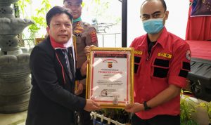 Herman Terima Penghargaan Promoter Award dari Lemkapi