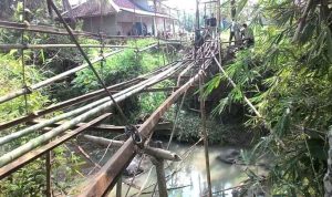 Jembatan Penyeberangan Lama Tinggal Tulang, Warga Dua Desa di Kadupandak Cianjur Minta Dibangun Baru